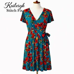 Kaileigh Floral Faux Wrap Dress. Sz. L.
A-Line Midi. Blue w. Vibrant Red Poppies
